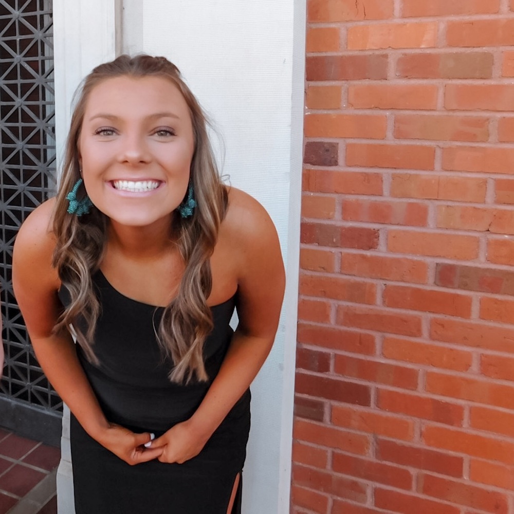 Meet your Posher, Abby